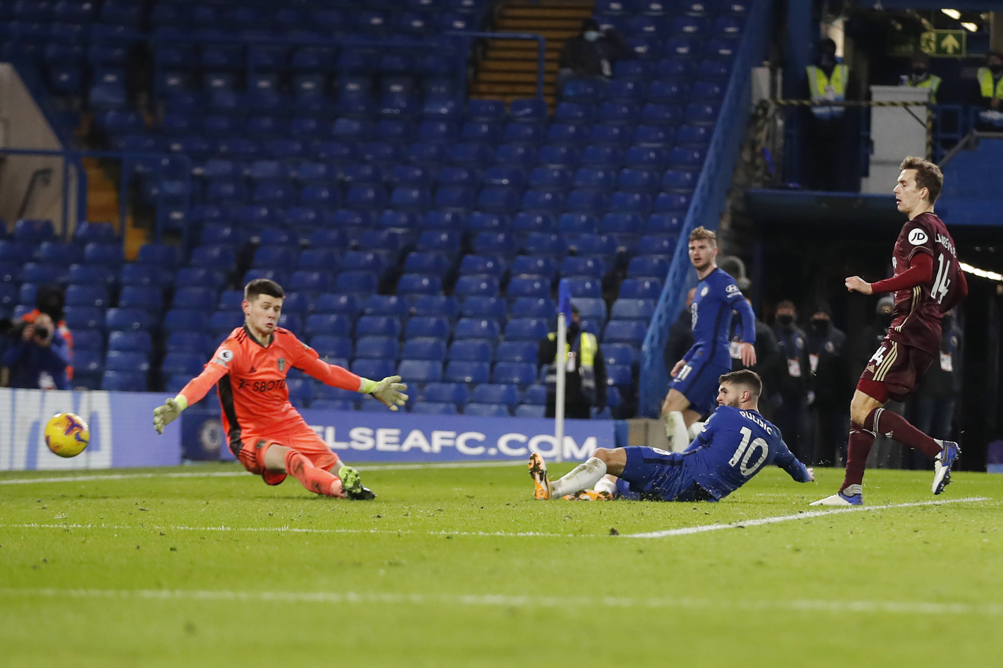 频频给埃弗 频频给埃弗